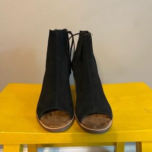 Toms Majorca suede wedge